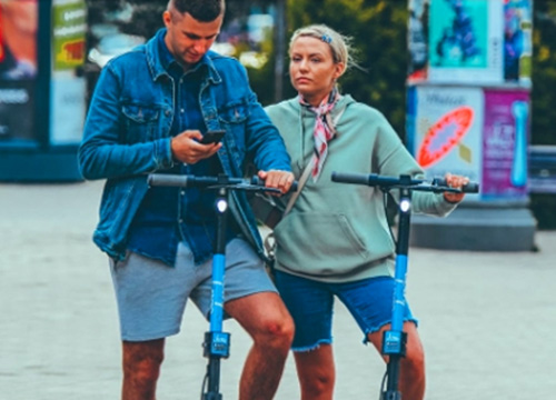 TIPS FÖR ATT ÅKA E-SKOOTTER I NY STAD TIPS FÖR ATT ÅKA E-SKOOTTER I NY STAD